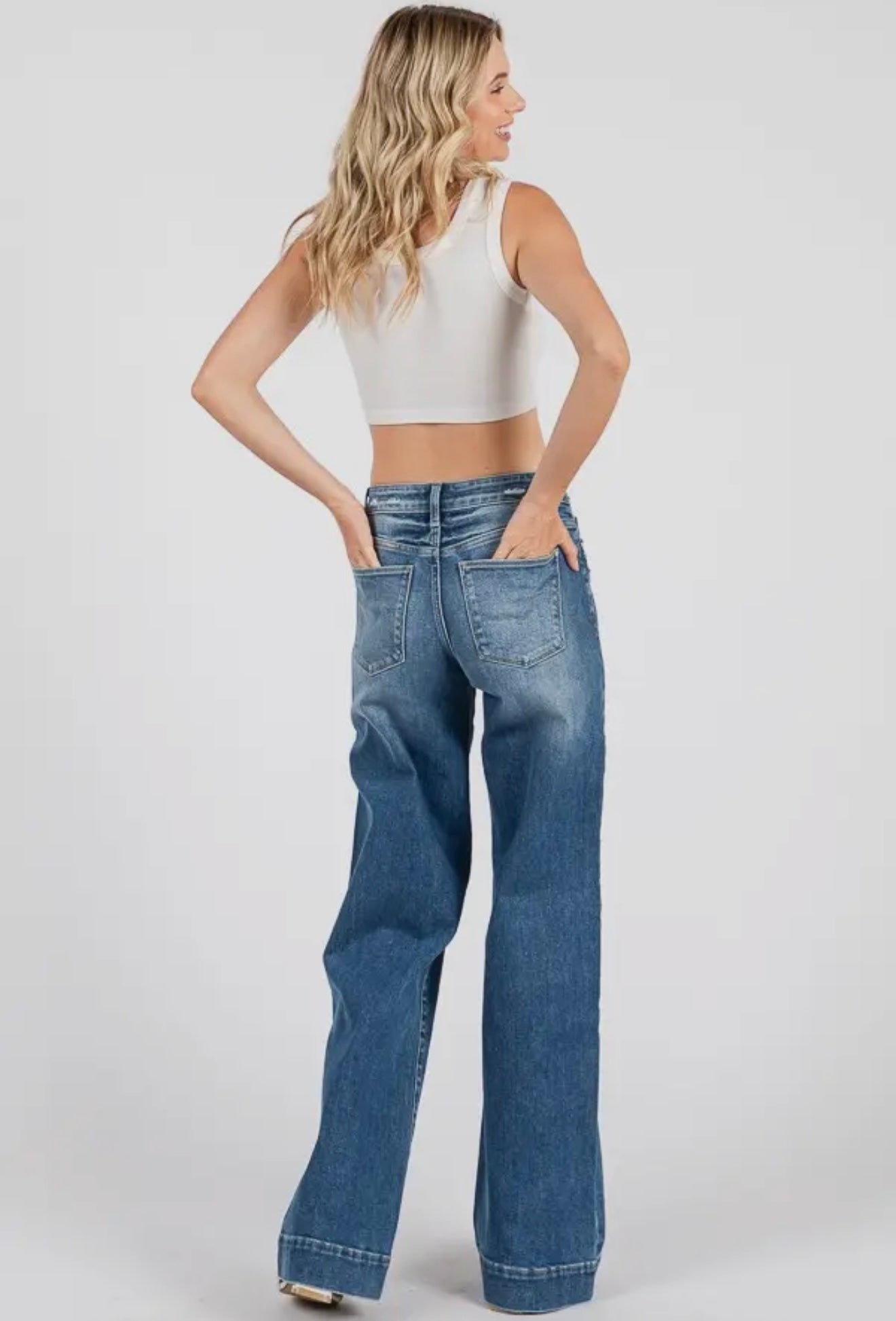 Petra153 Mid Rise Stretch Trouser
Wide Leg Jeans