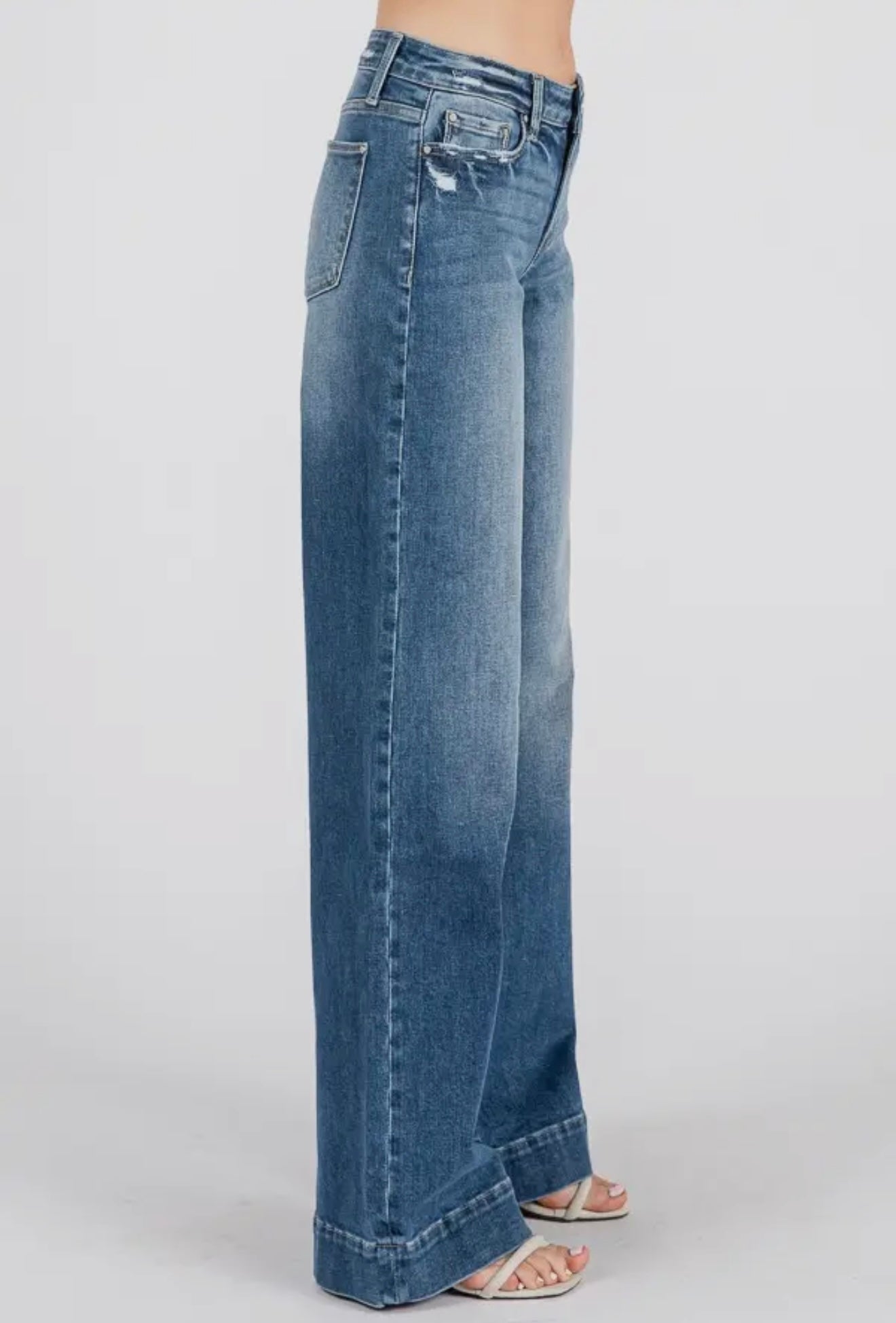 Petra153 Mid Rise Stretch Trouser
Wide Leg Jeans