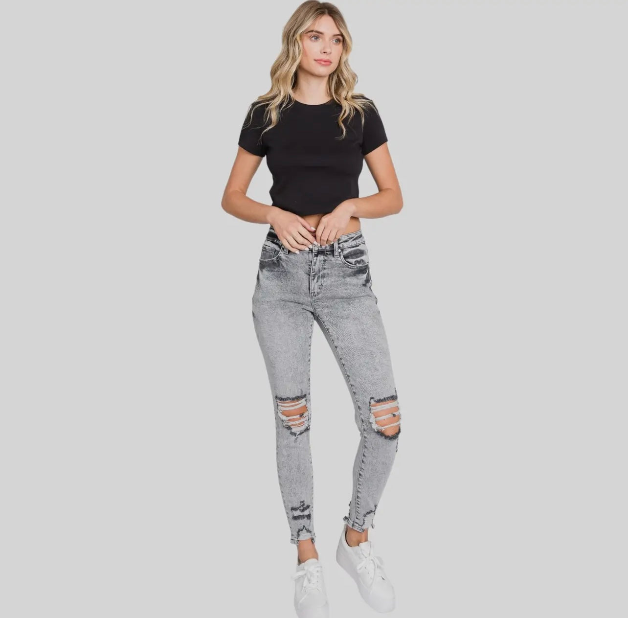 Petra153 High Rise Stretch Ankle
Skinny w/ Distressed Hem Grey Acid Wash