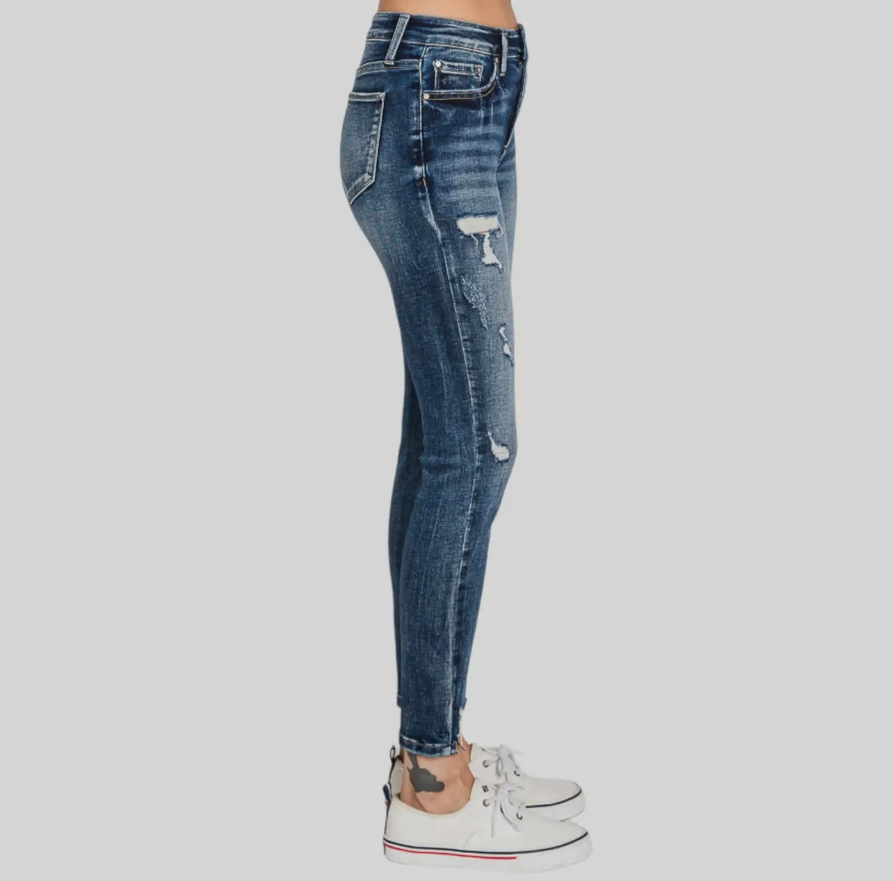 Petra153 High Rise Ankle Skinny
Jean w/ Destroved Hem