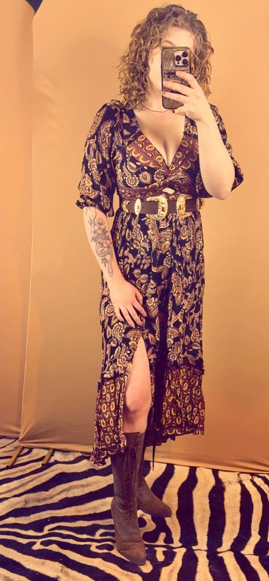 Angie V Neck Twist Front Half
Sleeve Maxi Dress W Slit