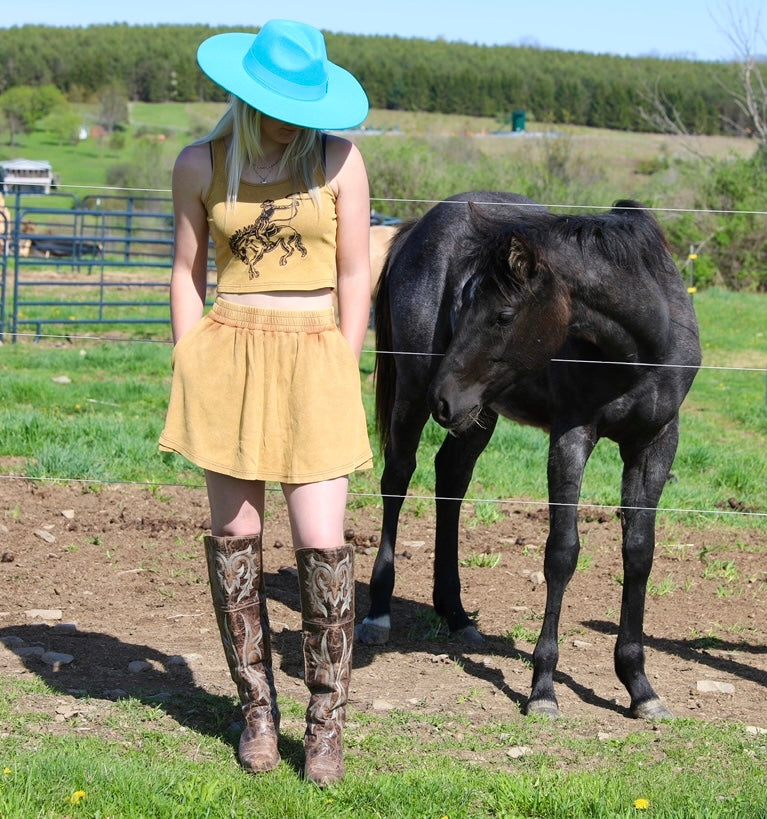 Bronc Bustin' Weekend 2 Piece
Crop Set - Mustard