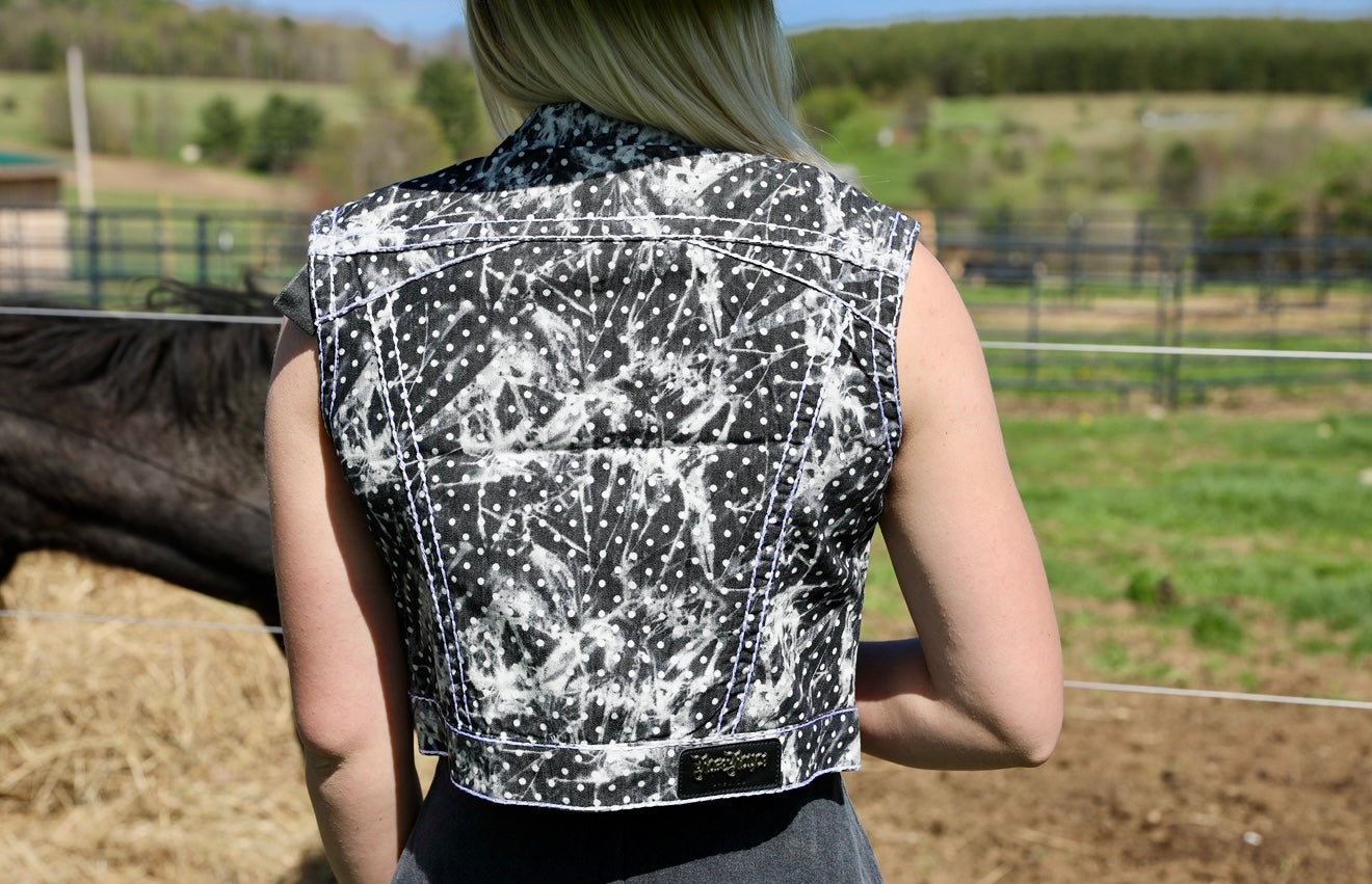 BUTTON UP POLKA DOTS
WASHED DENIM VEST