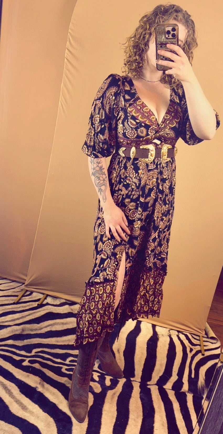 Angie V Neck Twist Front Half
Sleeve Maxi Dress W Slit