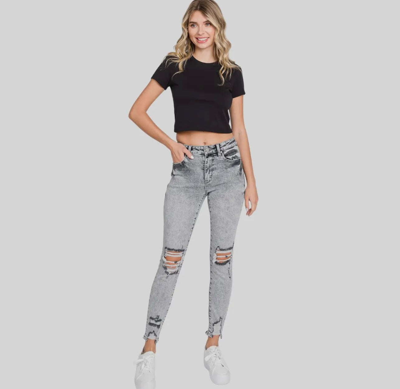 Petra153 High Rise Stretch Ankle
Skinny w/ Distressed Hem Grey Acid Wash