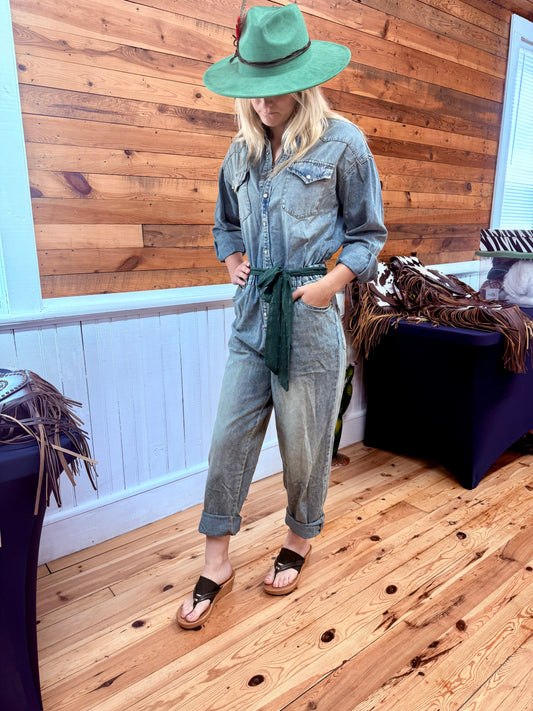 Western Yoke Pocket
Denim Jumpsuit