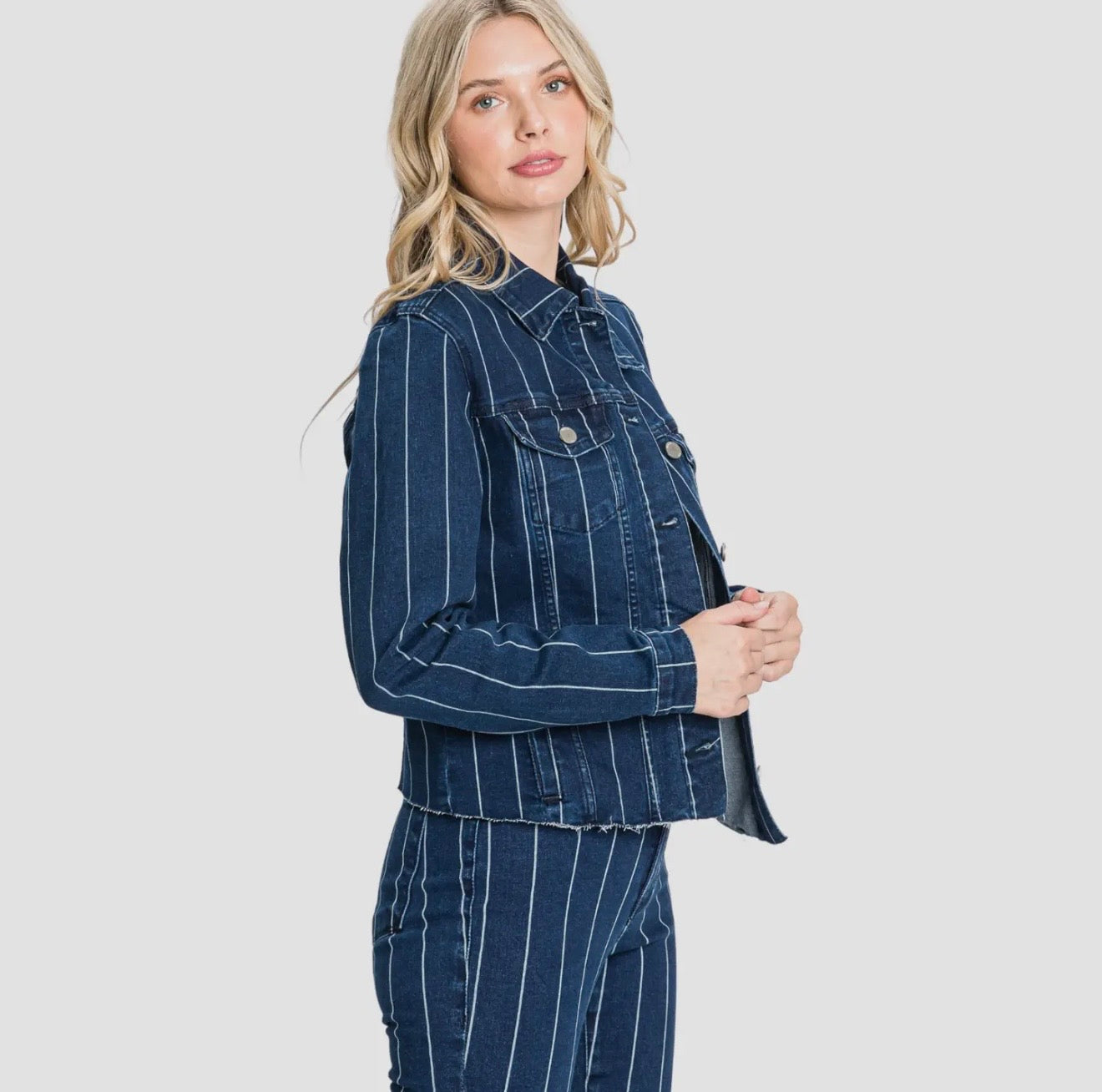 Petra153 Stripe Print Stretch Cropped
Jacket with Raw Edges