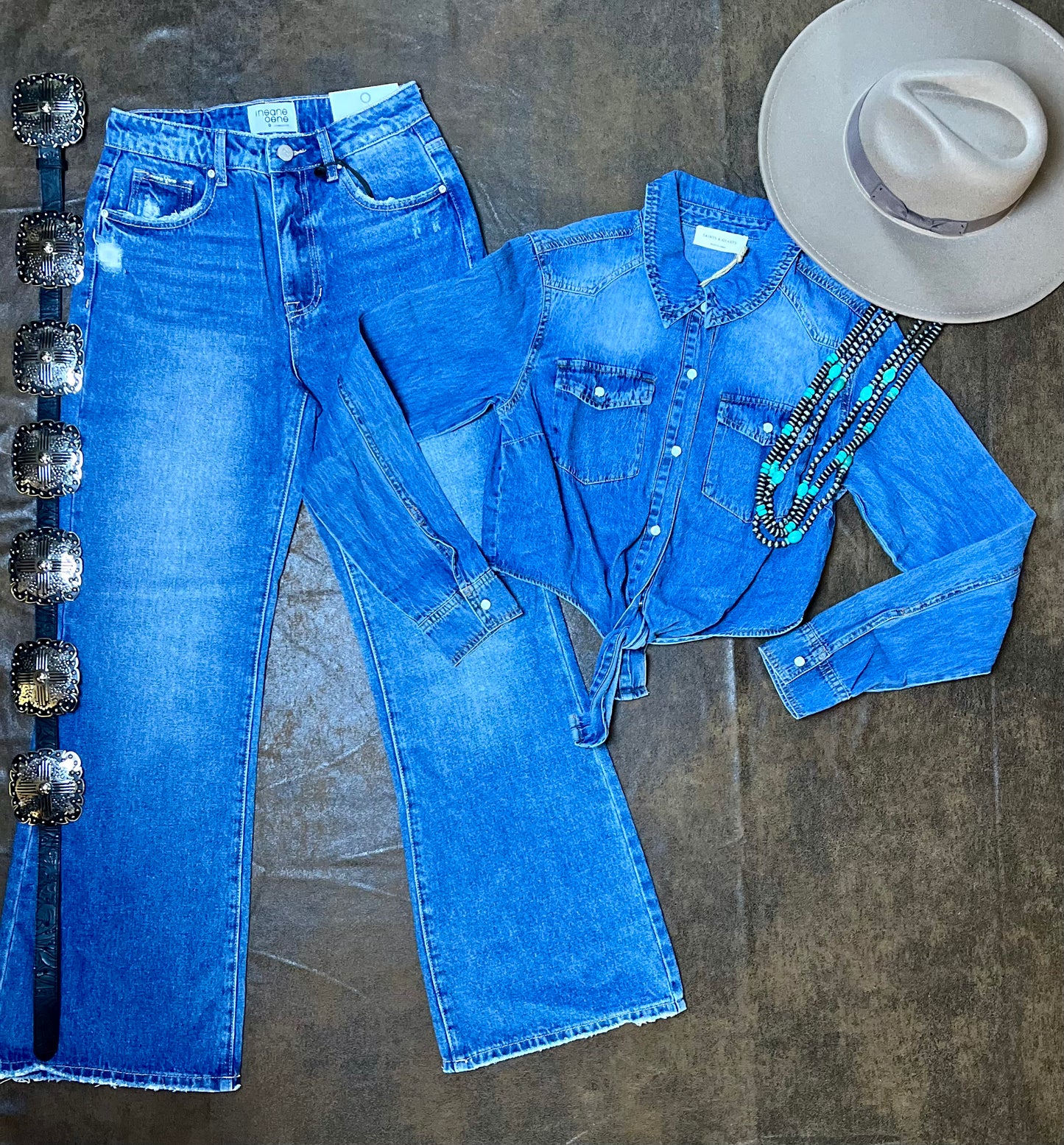 Dark Wash Western Tie Front
Button Down Lt Denim Top