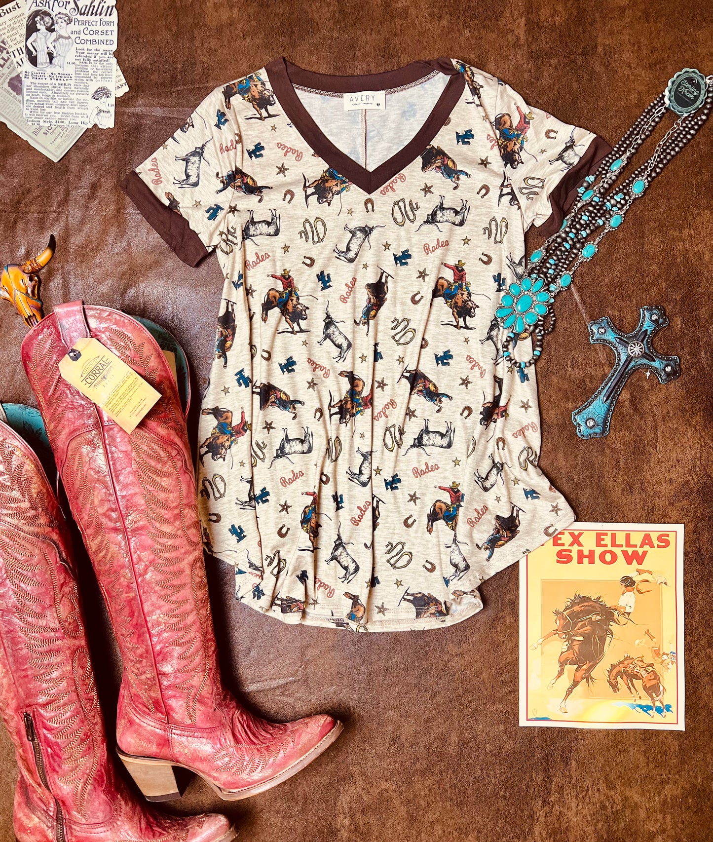 TAYLOR Cowboy Print V
Neck Tunic